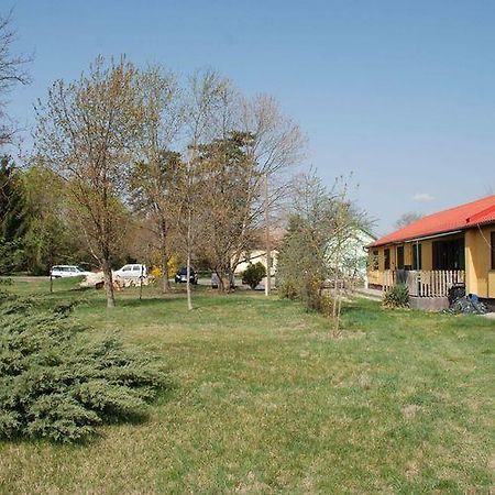 Pension Szallo Es Kemping Kecskemét Exterior photo